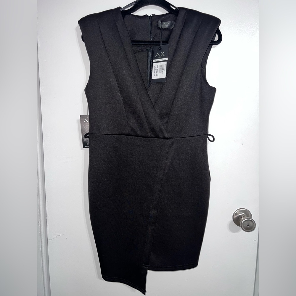 Little  Black Dress ( NEW YEARS REAFY 🍾🥂)